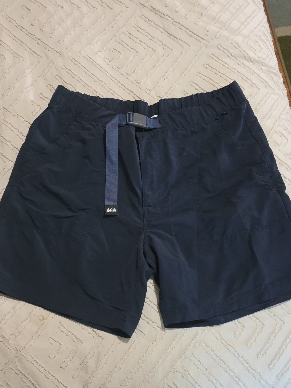 REI Co-Op Men's Dark Blue Elastic-Waist Everyday Shorts with Belt. Large
